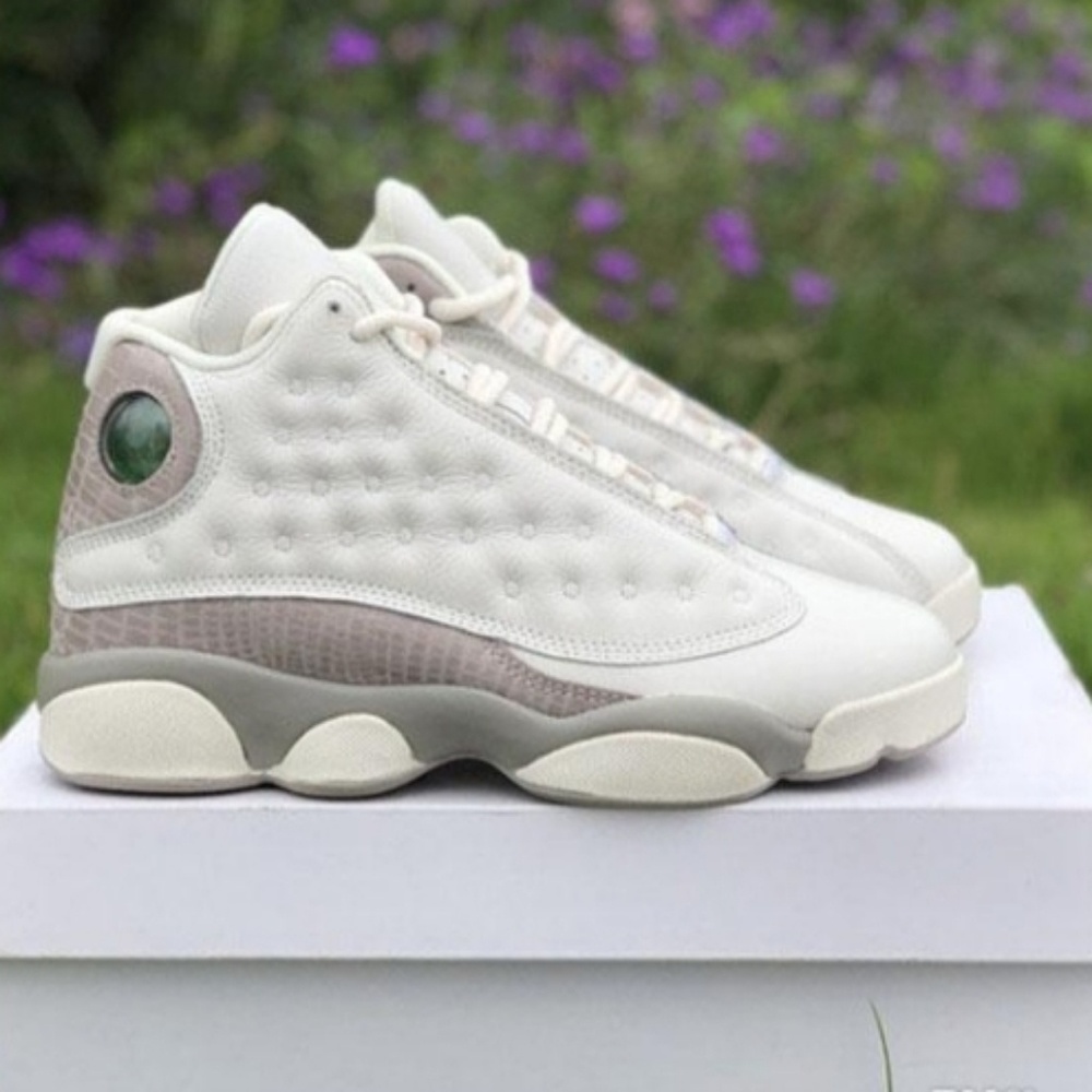 Air Jordan 13 Moon Particle
